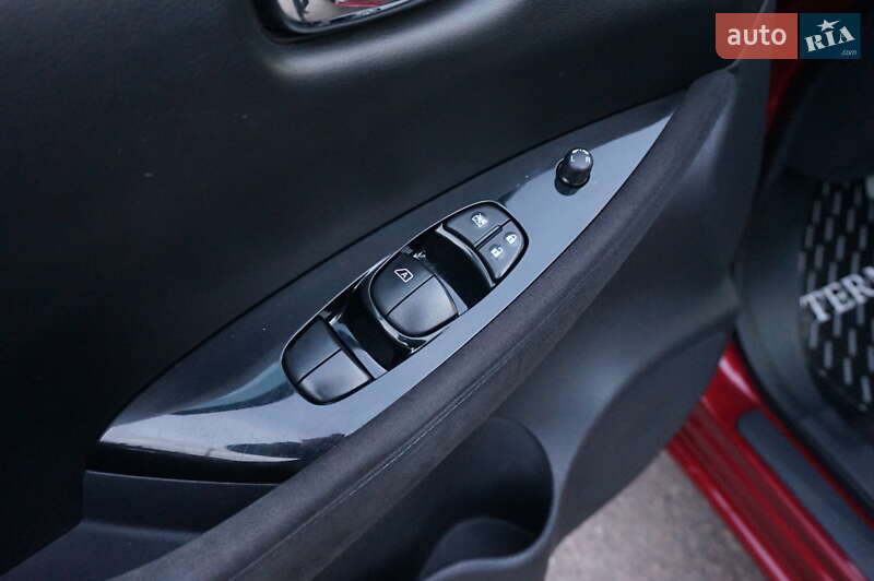 Хетчбек Nissan Leaf 2015 в Одесі