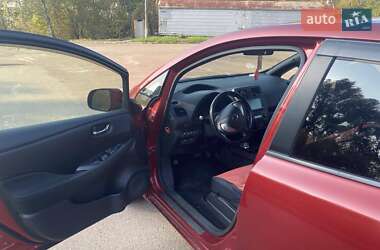 Хэтчбек Nissan Leaf 2013 в 
