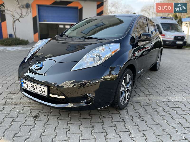 Хетчбек Nissan Leaf 2017 в 