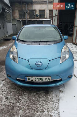 Хэтчбек Nissan Leaf 2010 в Днепре