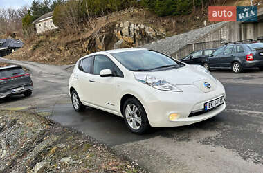 Хэтчбек Nissan Leaf 2015 в Киеве