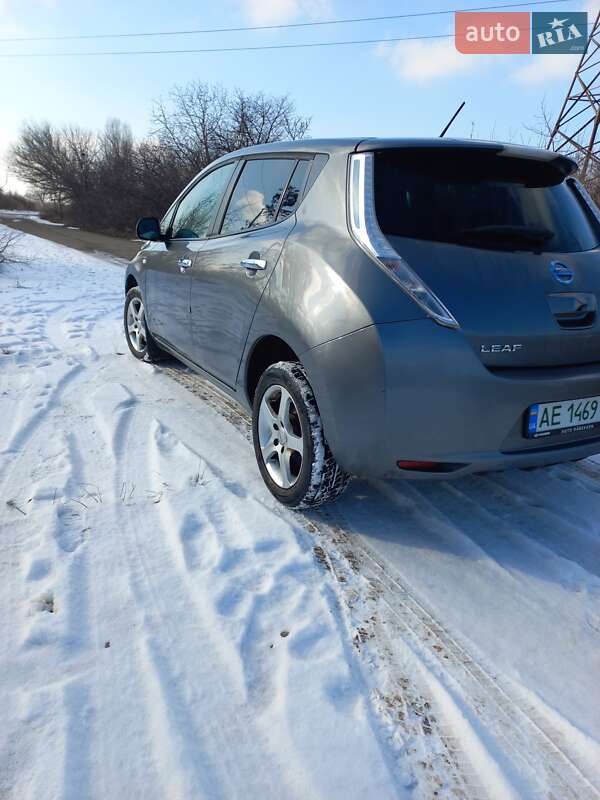 Хетчбек Nissan Leaf 2014 в Жовтих Водах