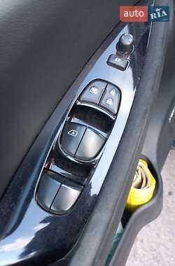 Хэтчбек Nissan Leaf 2014 в 