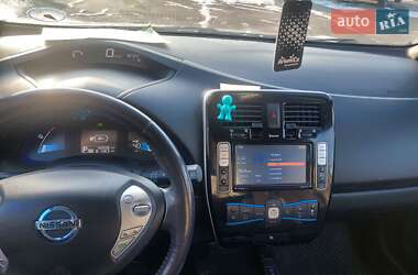 Хетчбек Nissan Leaf 2014 в 