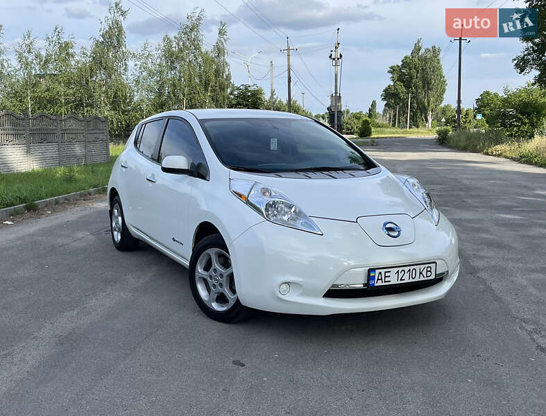 Хэтчбек Nissan Leaf 2014 в Днепре