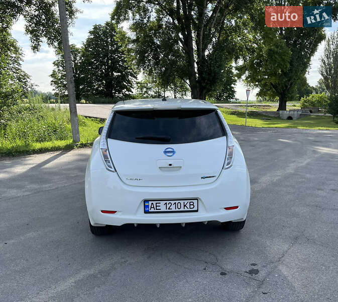 Хэтчбек Nissan Leaf 2014 в Днепре