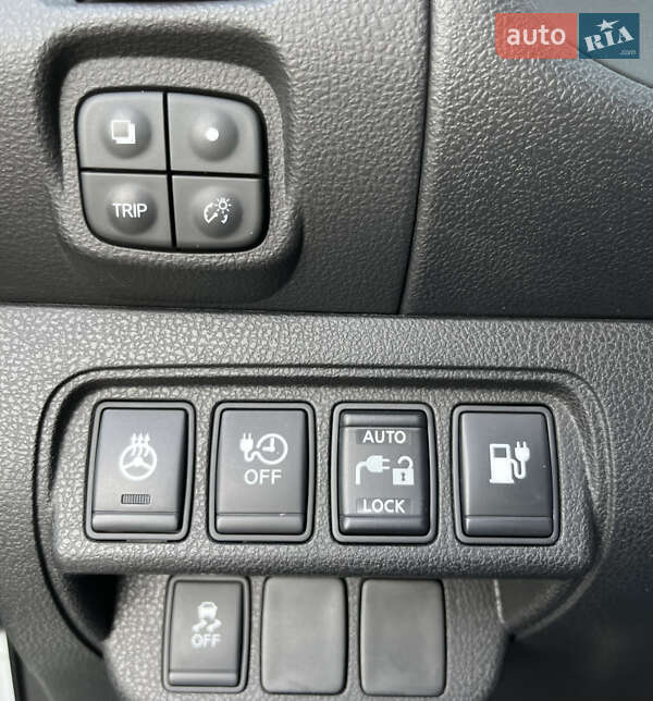Хэтчбек Nissan Leaf 2014 в Днепре