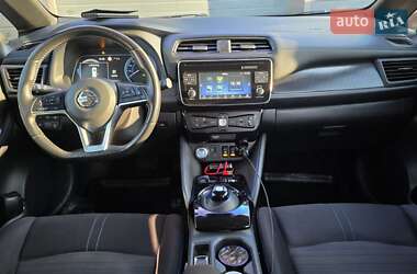 Хетчбек Nissan Leaf 2018 в  фото 12 Хетчбек Nissan Leaf 2018 в
