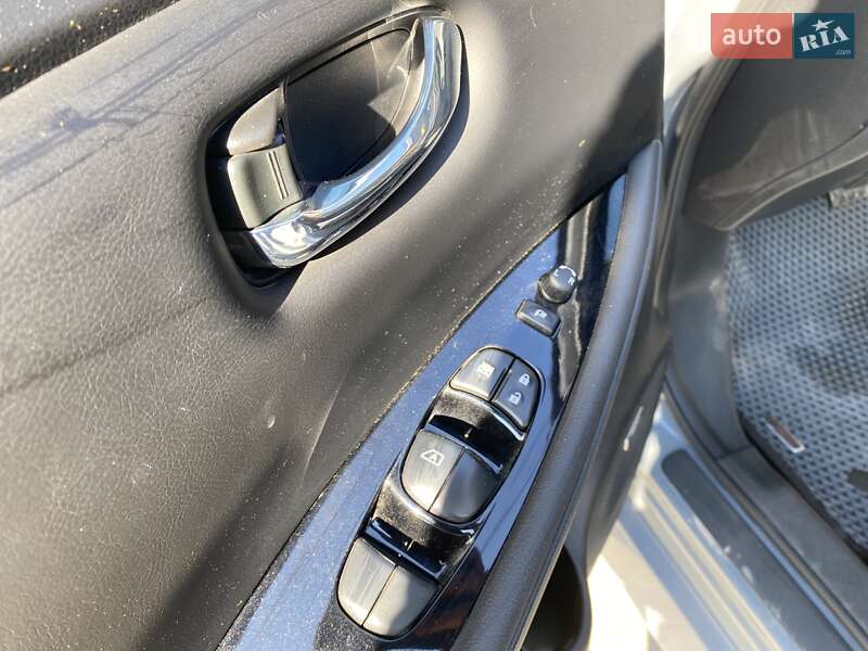 Хэтчбек Nissan Leaf 2022 в Черновцах