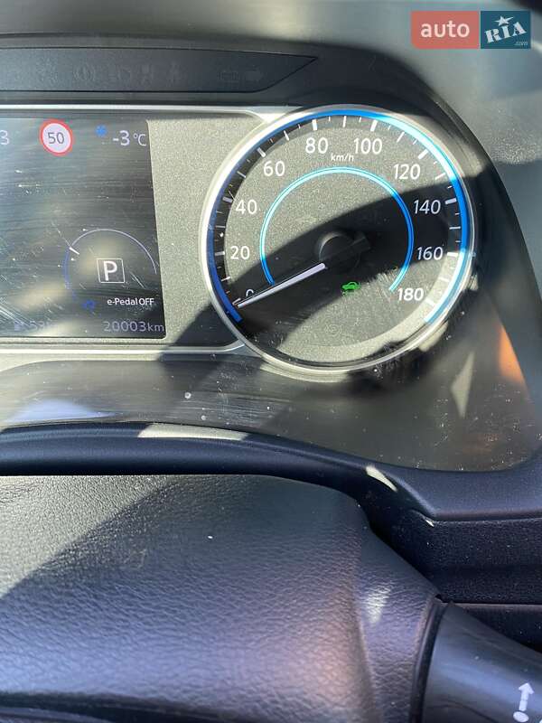 Хэтчбек Nissan Leaf 2022 в Черновцах