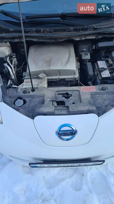 Хетчбек Nissan Leaf 2015 в Києві фото 6 Хетчбек Nissan Leaf 2015 в Києві