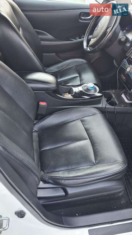 Хетчбек Nissan Leaf 2015 в Києві фото 7 Хетчбек Nissan Leaf 2015 в Києві