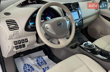 Хэтчбек Nissan Leaf 2015 в 