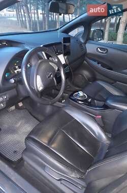 Хэтчбек Nissan Leaf 2014 в 