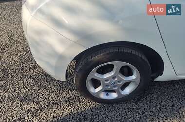 Хетчбек Nissan Leaf 2012 в 