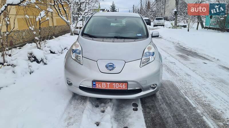 Хэтчбек Nissan Leaf 2016 в Хмельницком