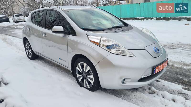 Хэтчбек Nissan Leaf 2016 в Хмельницком