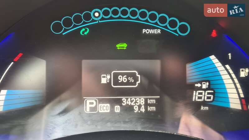 Хэтчбек Nissan Leaf 2016 в Хмельницком