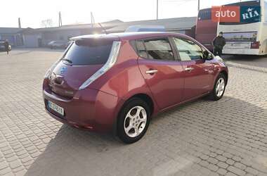 Хэтчбек Nissan Leaf 2014 в 