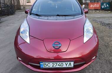 Хэтчбек Nissan Leaf 2014 в 