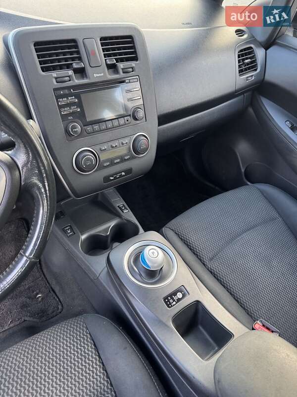 Хэтчбек Nissan Leaf 2013 в Золочеве