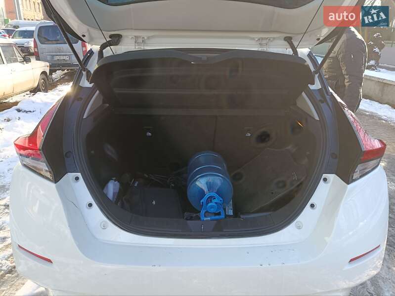 Хэтчбек Nissan Leaf 2018 в Хмельницком