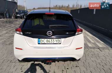 Хэтчбек Nissan Leaf 2019 в Городке