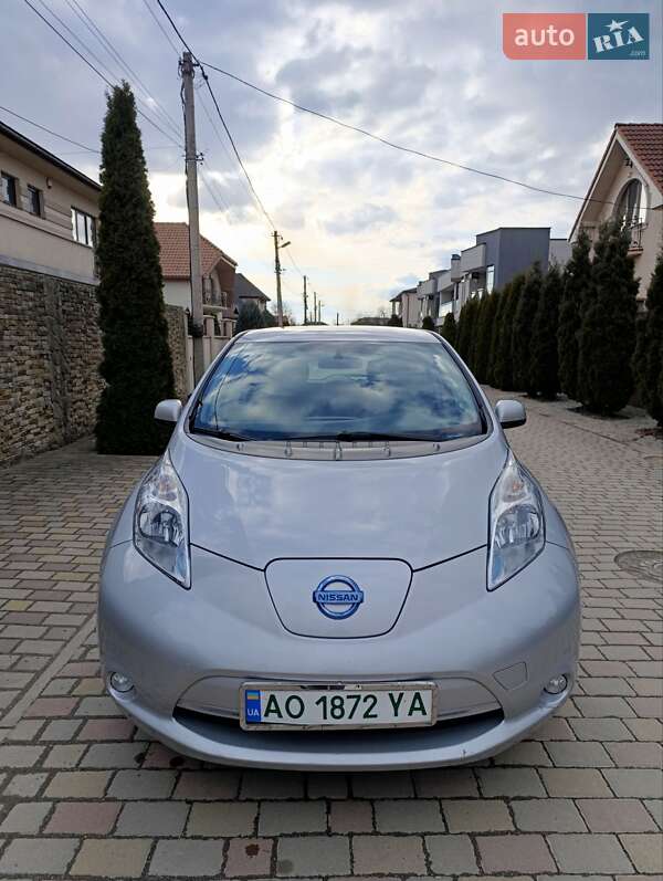 Хэтчбек Nissan Leaf 2014 в Ужгороде