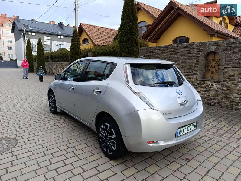 Хэтчбек Nissan Leaf 2014 в Ужгороде