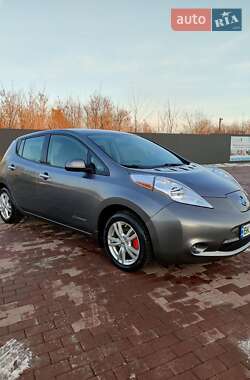 Хэтчбек Nissan Leaf 2015 в Сарнах