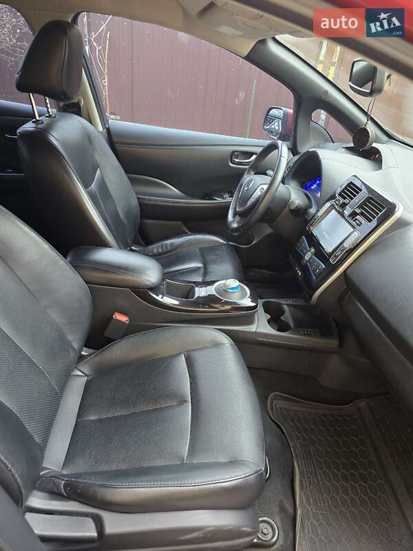 Хэтчбек Nissan Leaf 2013 в Львове