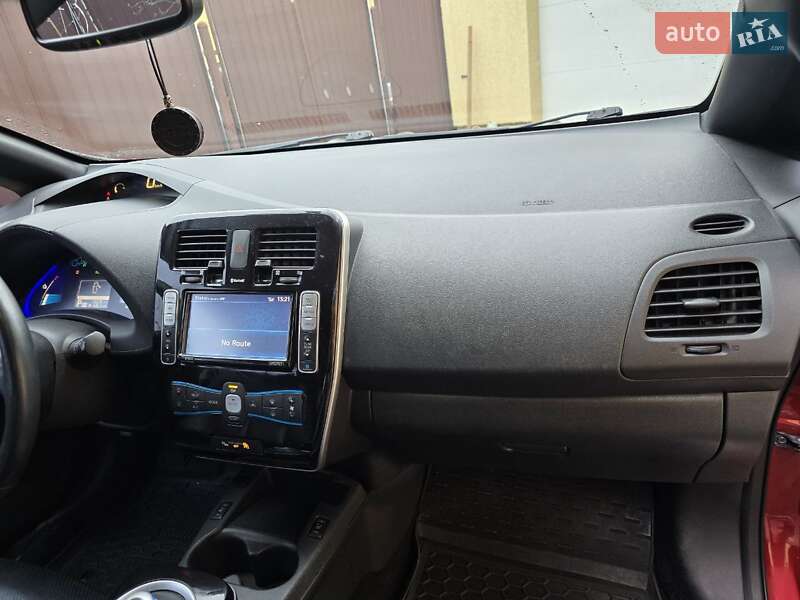 Хэтчбек Nissan Leaf 2013 в Львове
