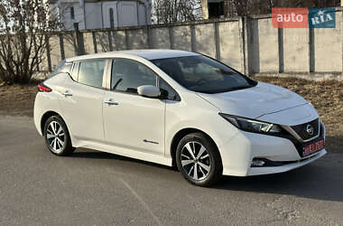 Хэтчбек Nissan Leaf 2019 в 
