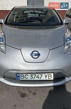Хетчбек Nissan Leaf 2014 в 