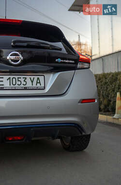 Хэтчбек Nissan Leaf 2019 в 