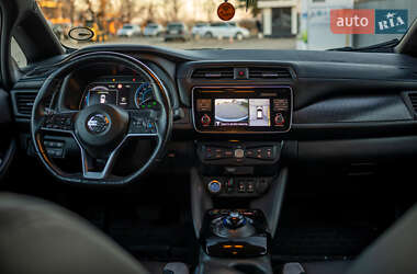 Хэтчбек Nissan Leaf 2019 в 