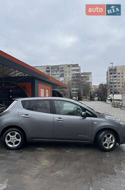 Хэтчбек Nissan Leaf 2014 в 