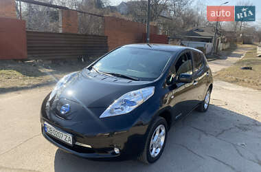 Хэтчбек Nissan Leaf 2013 в Чернигове