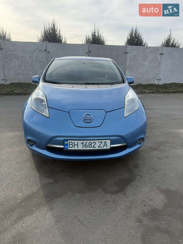 Хэтчбек Nissan Leaf 2014 в Одессе
