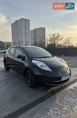 Хэтчбек Nissan Leaf 2013 в 