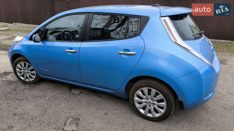 Хэтчбек Nissan Leaf 2013 в Запорожье