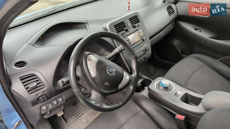 Хэтчбек Nissan Leaf 2013 в Запорожье