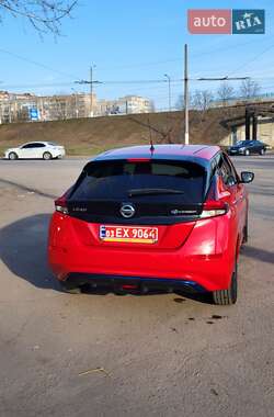 Хэтчбек Nissan Leaf 2019 в 