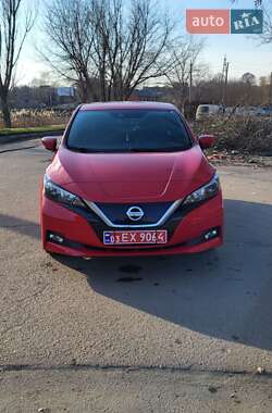 Хэтчбек Nissan Leaf 2019 в 