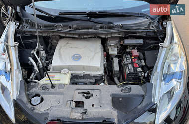 Хэтчбек Nissan Leaf 2014 в Кропивницком