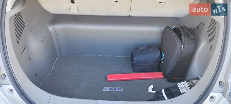 Хэтчбек Nissan Leaf 2012 в Виннице