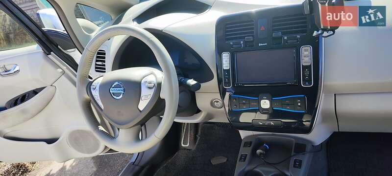Хэтчбек Nissan Leaf 2012 в Виннице