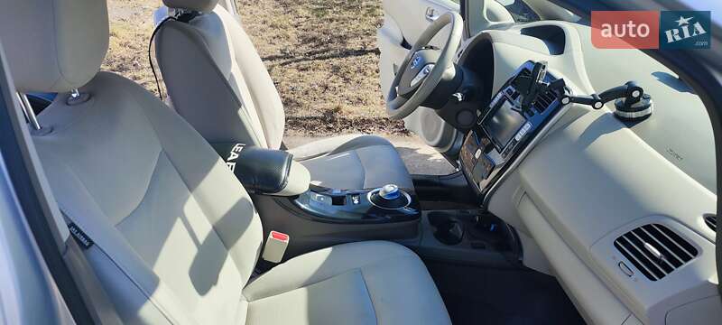 Хэтчбек Nissan Leaf 2012 в Виннице