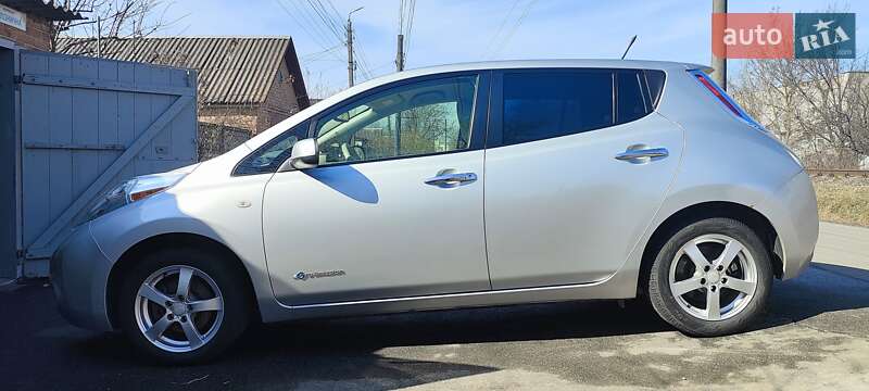 Хэтчбек Nissan Leaf 2012 в Виннице