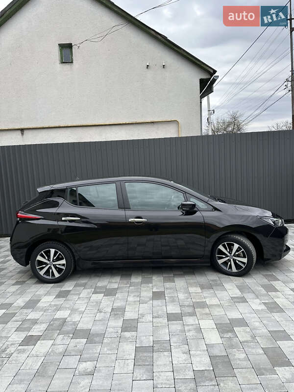 Хэтчбек Nissan Leaf 2020 в Хусте